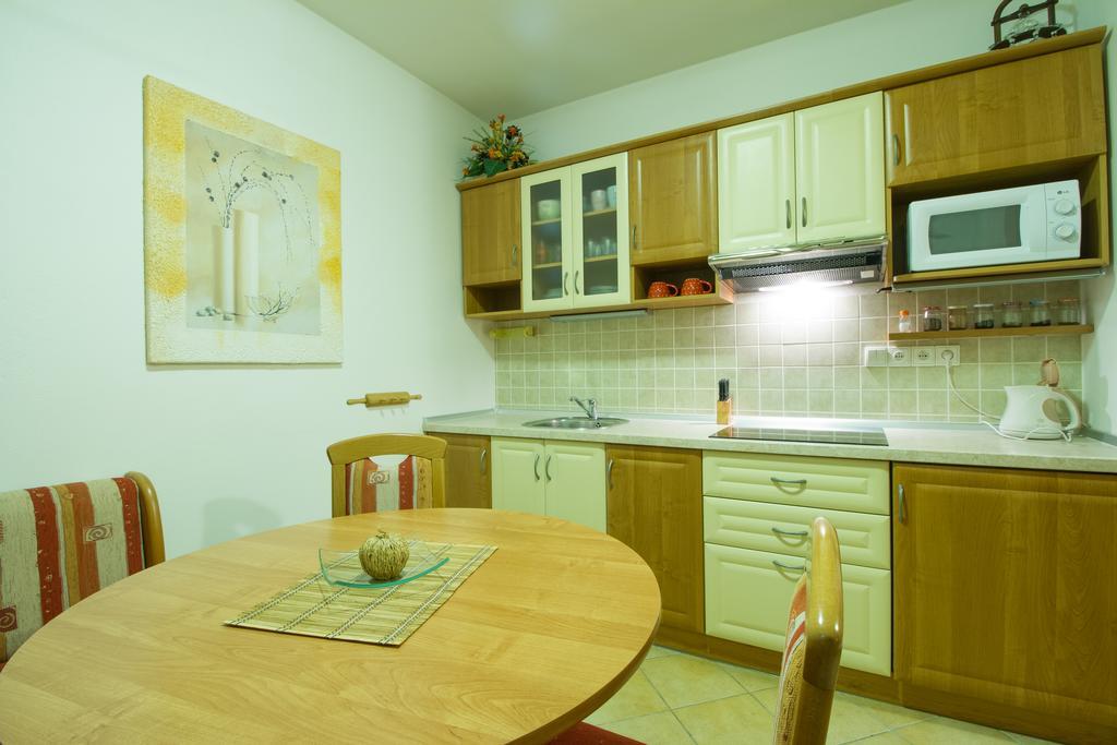 Vila Helena - Apartment Helena 2 รูชอมแบรอค ภายนอก รูปภาพ