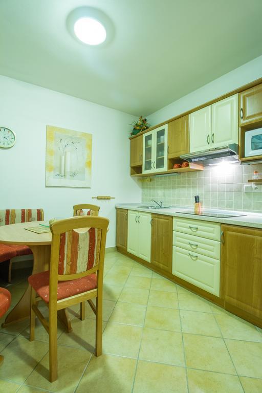 Vila Helena - Apartment Helena 2 รูชอมแบรอค ภายนอก รูปภาพ