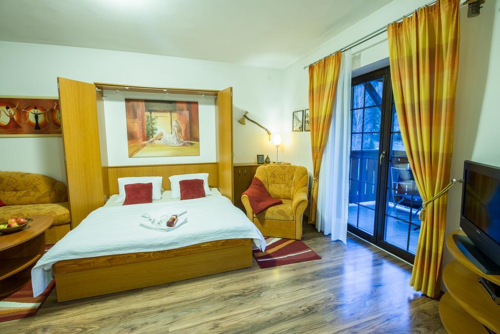 Vila Helena - Apartment Helena 2 รูชอมแบรอค ภายนอก รูปภาพ